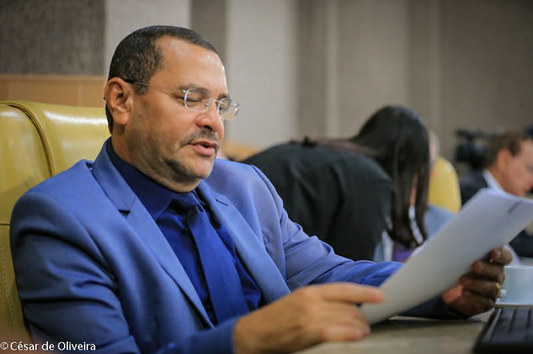 Moradores do bairro Jabotiana encaminham solicitação ao vereador Juvêncio Oliveira