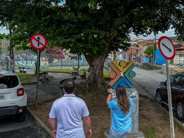 Moradores do Cidade Nova convocam vereador Sávio em busca de reforma em praça abandonada 