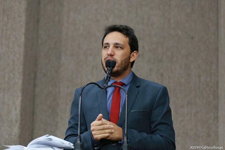 Moradores do Conjunto José Eduardo Dutra comemoram chegada dos Correios após reivindicação de Camilo