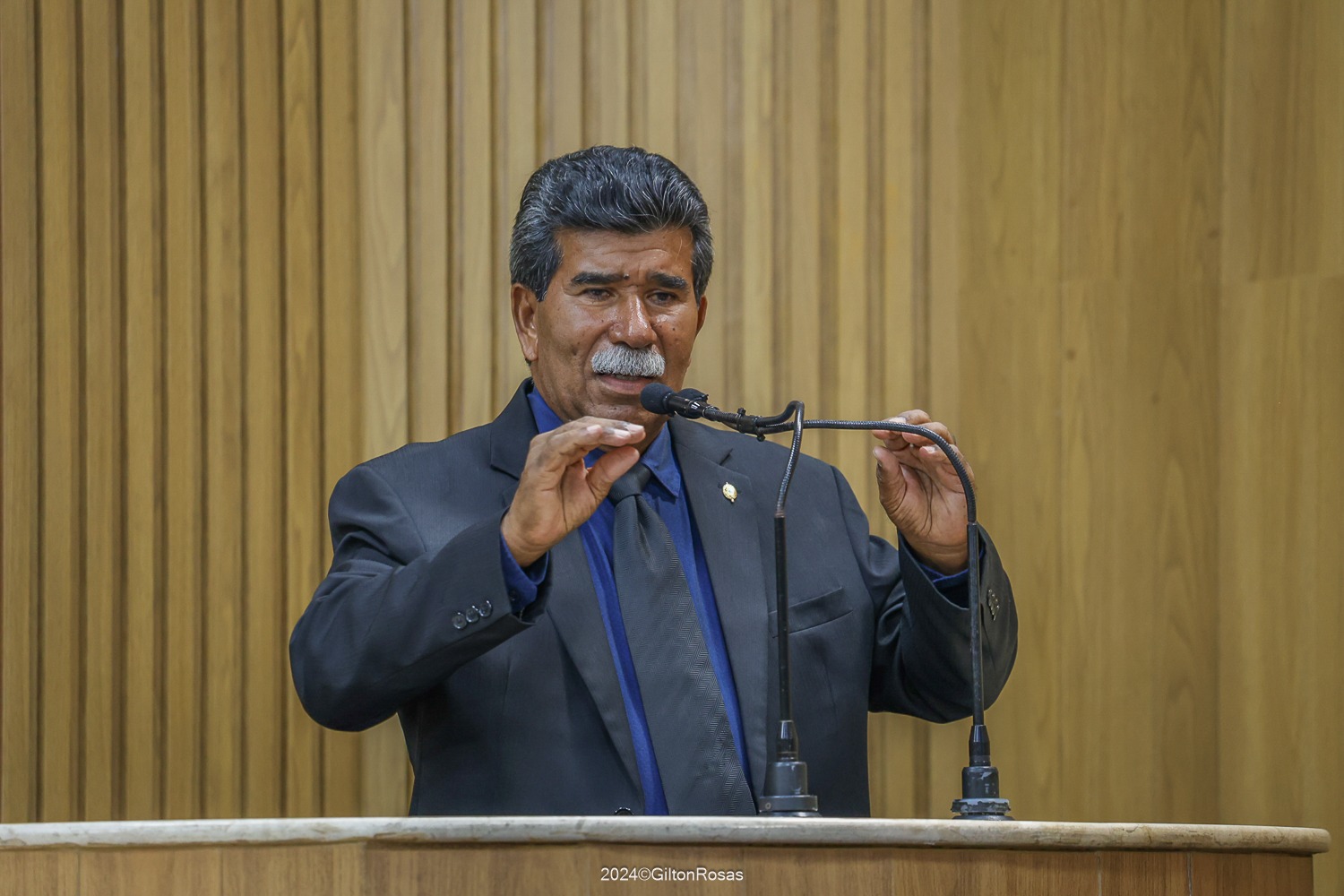 "Moradores do Valadares e Padre Pedro vivem em situação precária,"comentou Bigode 