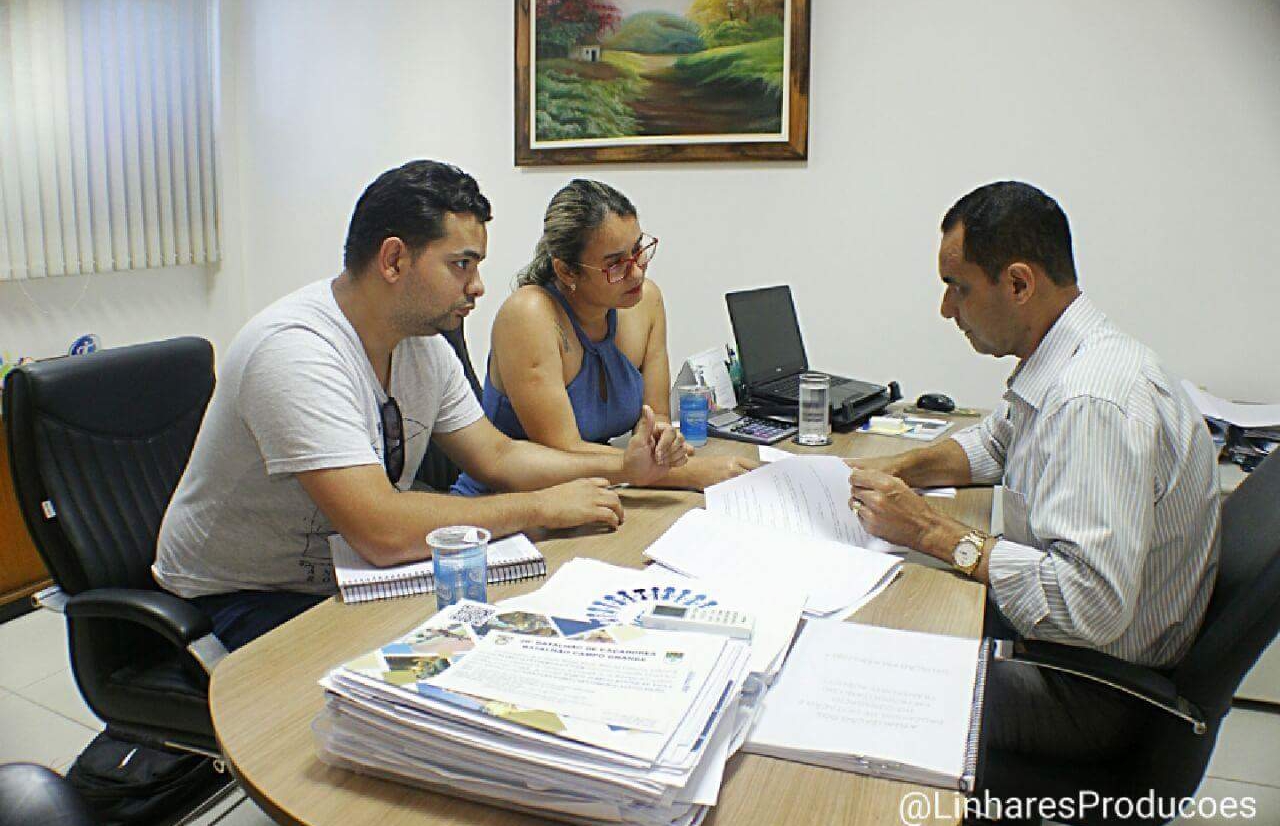 Na SMTT, Kitty cobra cadastramento de carroceiros e fiscalização às carroças