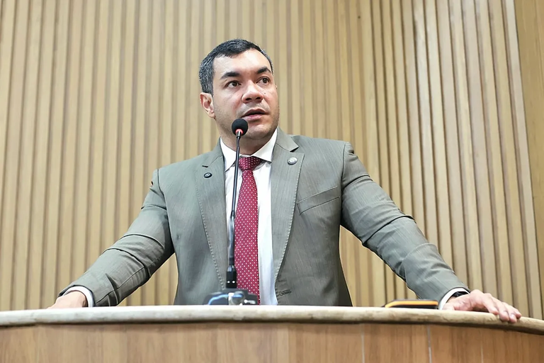 Na tribuna, vereador Levi Oliveira solicita força-tarefa para minimizar impactos das chuvas no bairro Olaria