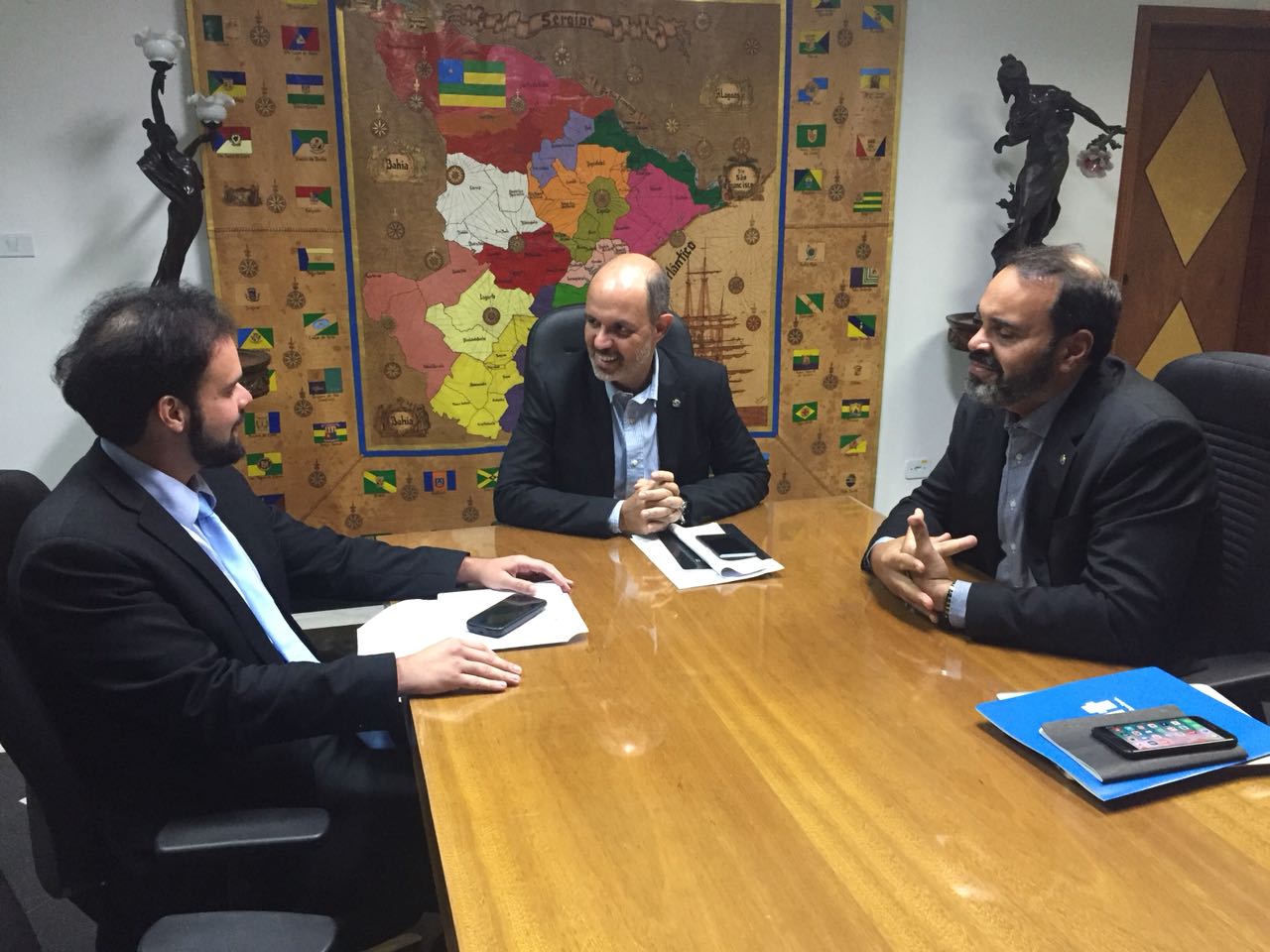 Na Unit, Thiaguinho propõe parceria em programas voltados para a educação