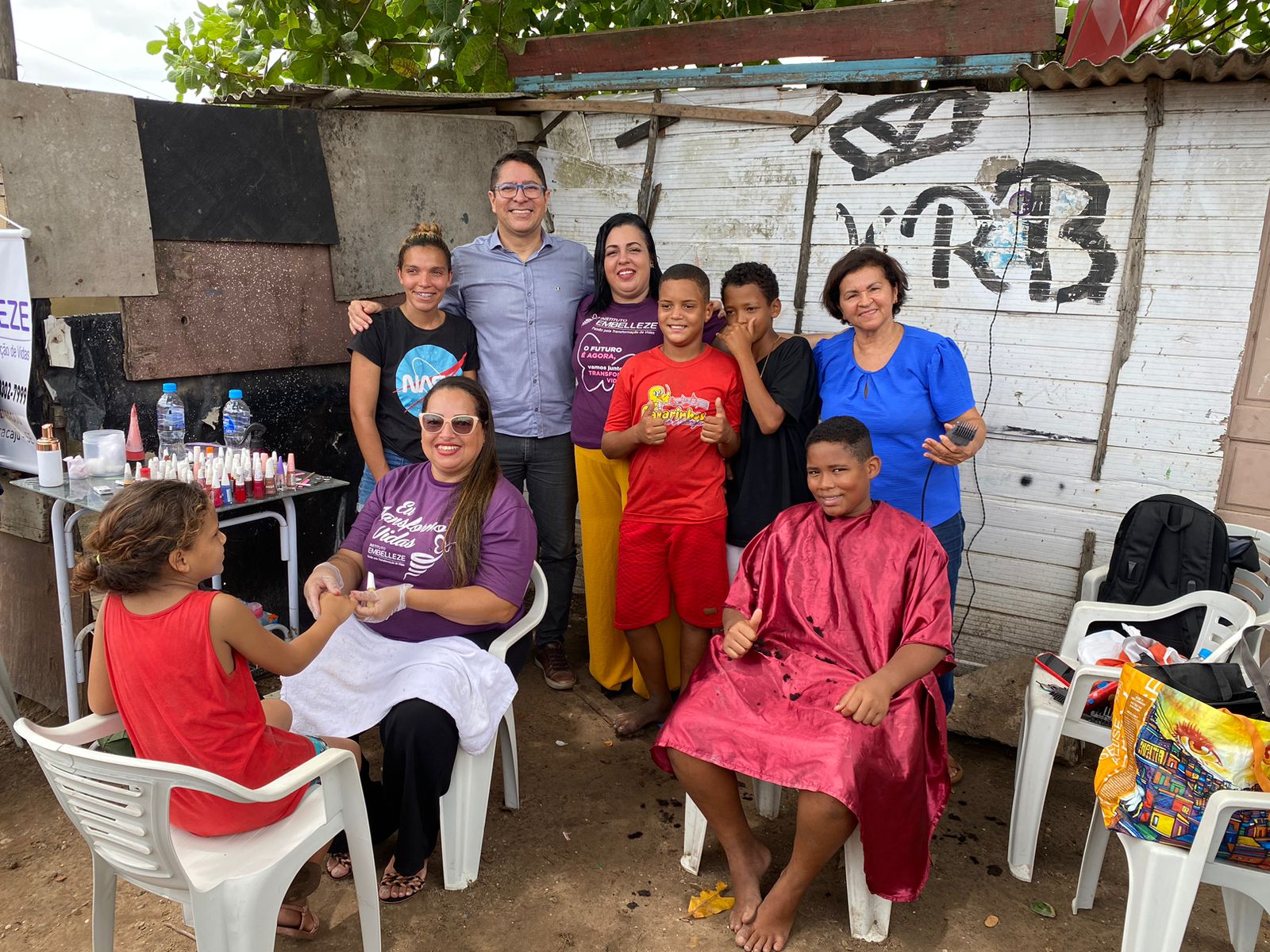 Na véspera do Natal, Ricardo Marques promove Dia de Beleza para moradores da Ocupação Valdice Teles