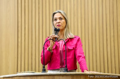 "Não sei mais o que fazer", diz Sheyla sobre falta de medicamentos oncológicos no Huse