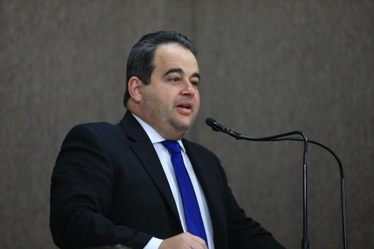 Natal iluminado de Aracaju encanta moradores e inspira  turistas, afirma Vinícius Porto