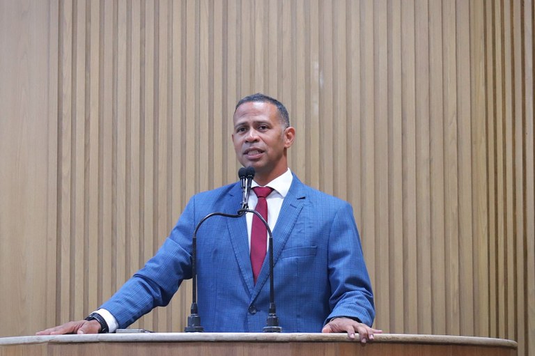 "Neste Dia do Orgulho Autista, celebramos a autonomia, o respeito e a luta por inclusão", declara Sargento Byron