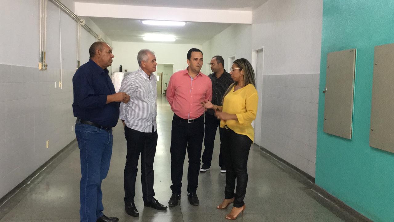 Nestor Piva recebe visita surpresa dos vereadores da Comissão de Saúde da CMA