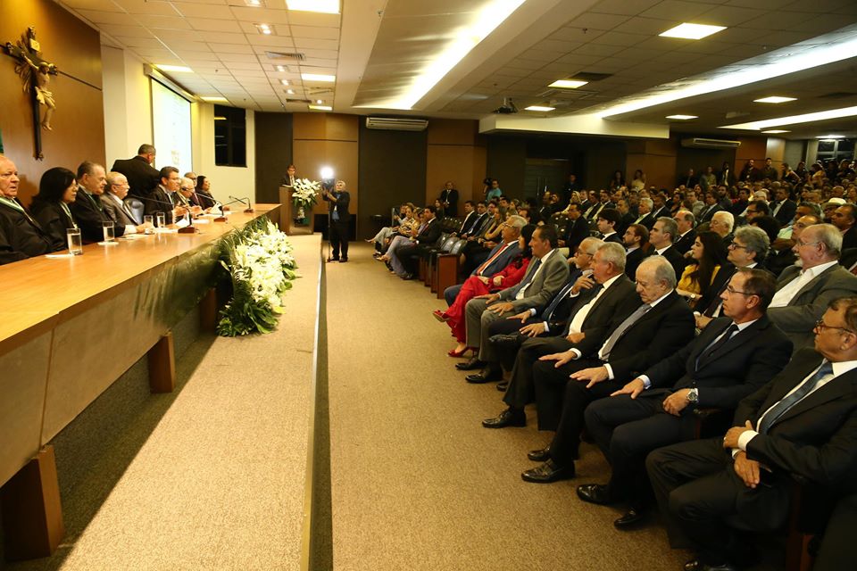 Nitinho acompanha posse de nova diretoria do TCE 