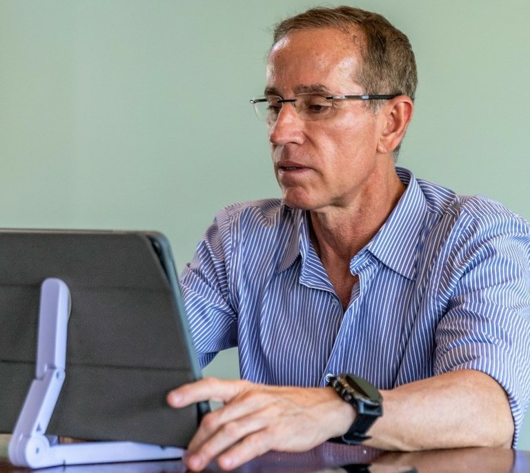 Nitinho agradece doação de terreno para construção de sede do Poder Legislativo