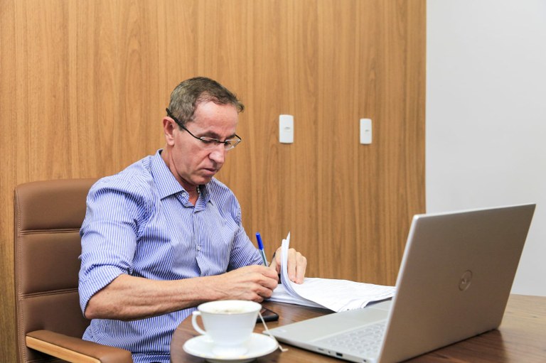 Nitinho comemora aprovação do PL em Sessão Ordinária