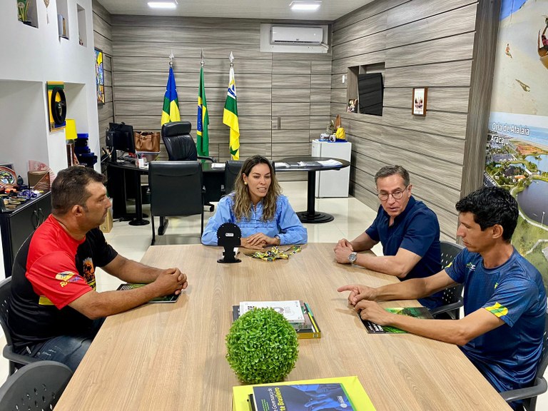 Nitinho discute demandas do esporte com Mariana Dantas
