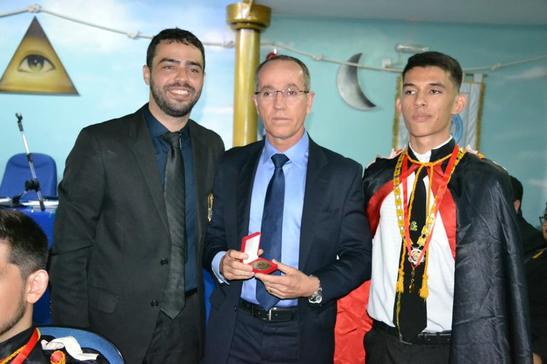 Nitinho é homenageado com a medalha dos 30 anos da Ordem Demolay 