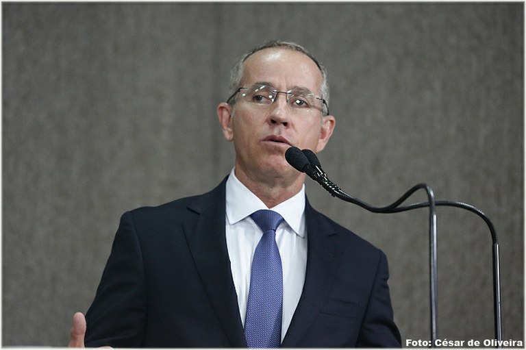 Nitinho esclarece andamento dos projetos na Casa