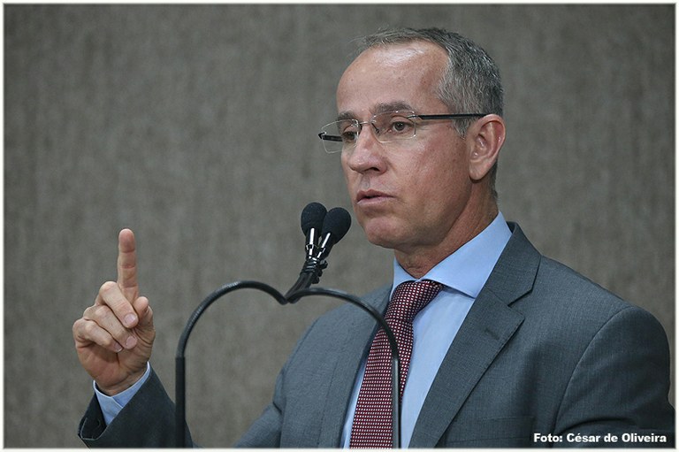 Nitinho esclarece sobre estrutura do prédio da Câmara de Aracaju