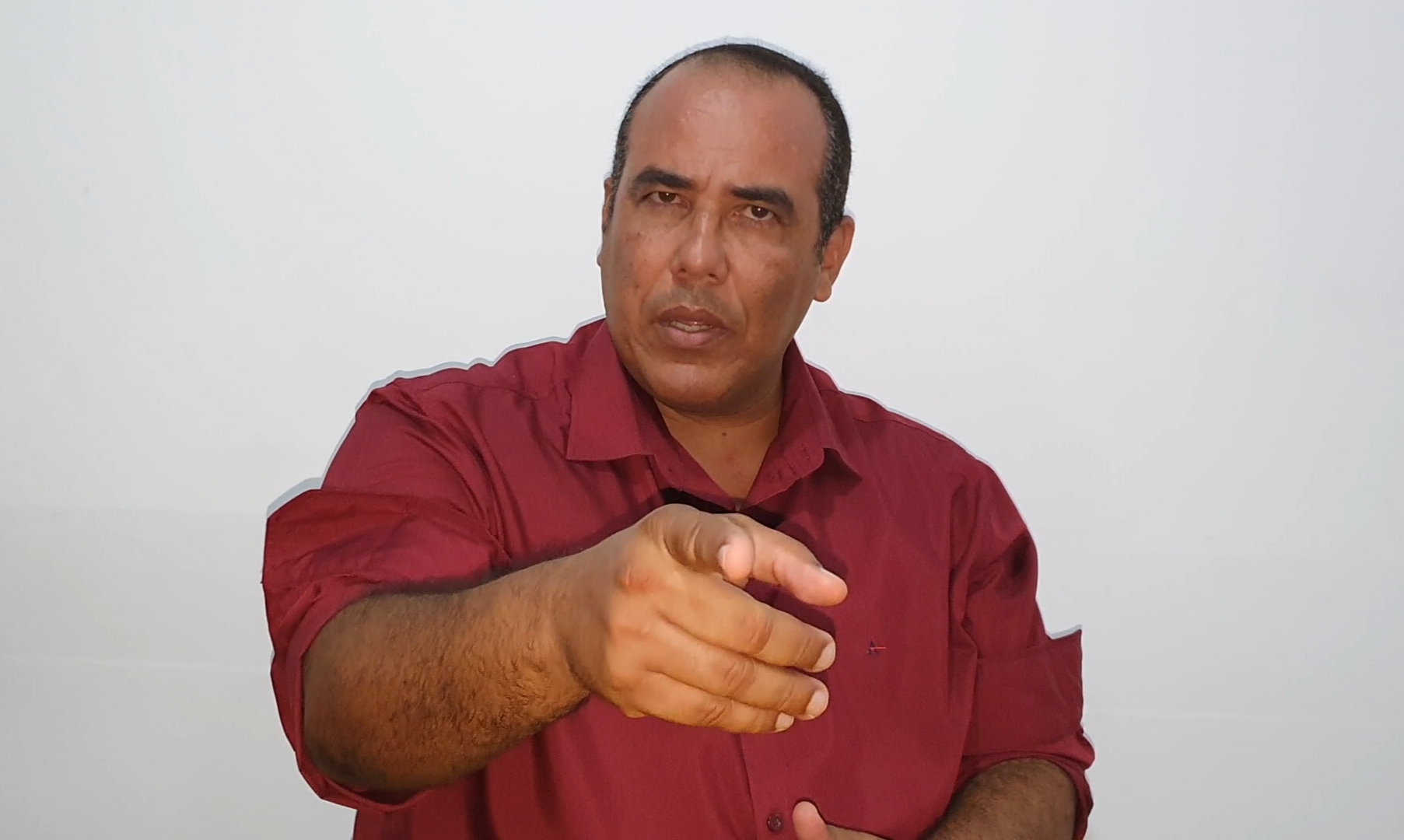 "Nitinho foi autoritário, insensato e inconsequente ao desempregar profissionais", diz Amintas