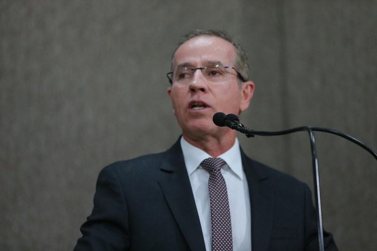 Nitinho pede aos vereadores mais respeito com colega parlamentar