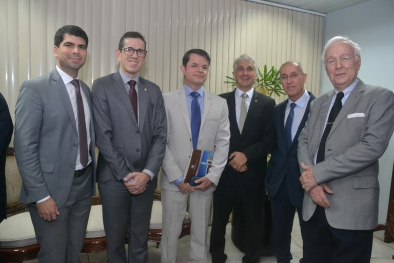 Nitinho prestigia evento que reúne presidentes de TJ de todo Brasil