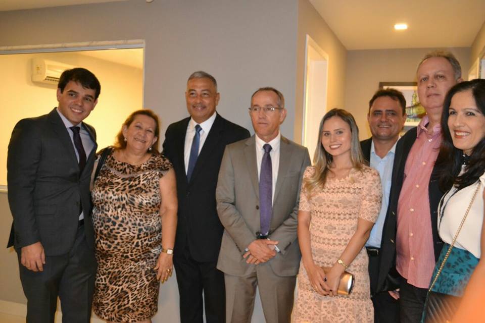 Nitinho prestigia inauguração da sede de escritório de advocacia