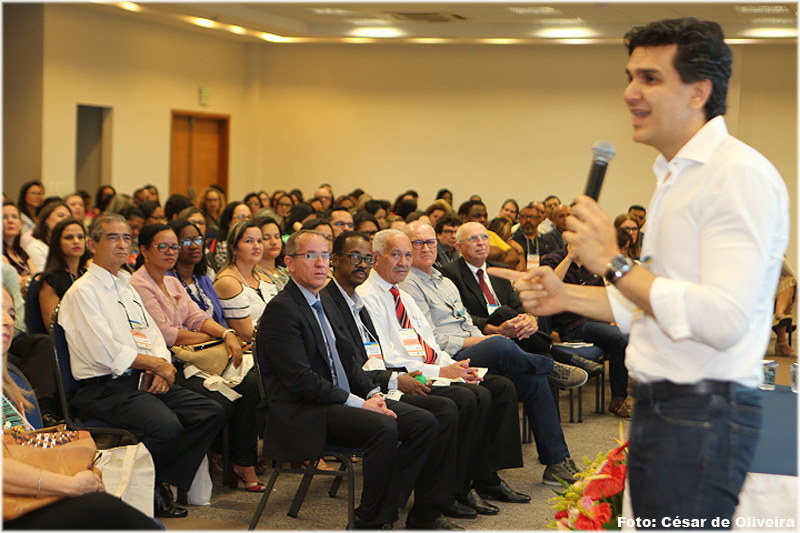 Nitinho prestigia VIII Congresso Sergipano de Educação
