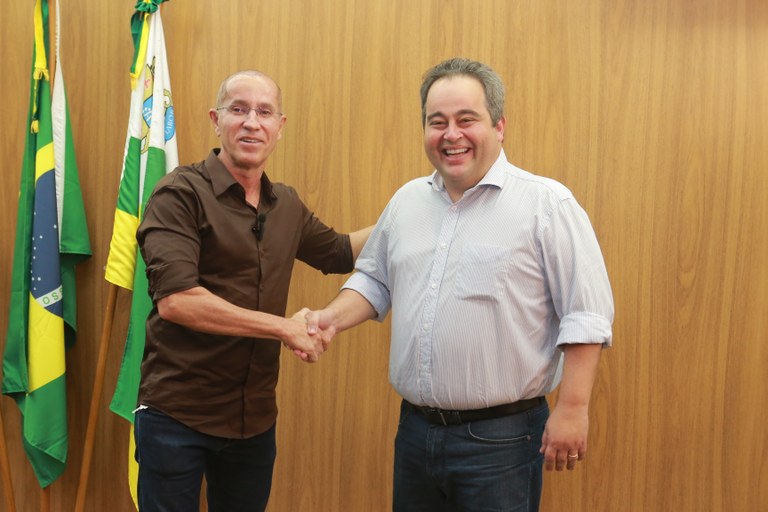 Nitinho retorna à presidência da Câmara