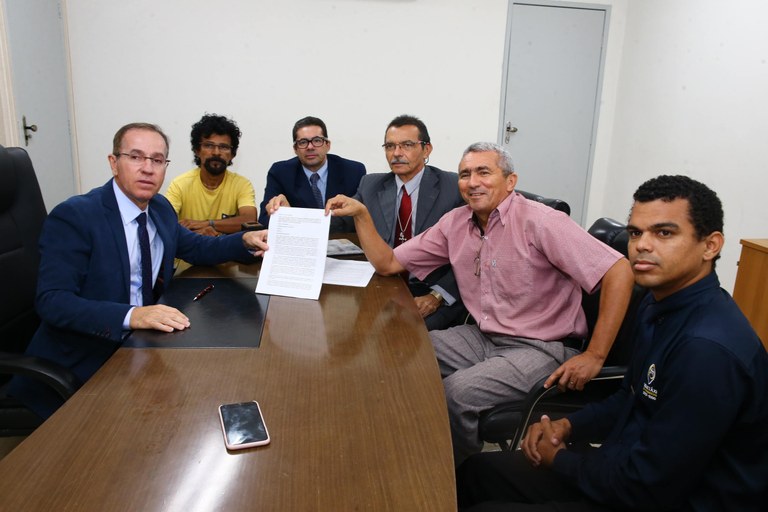 Nitinho se reúne com membros do Sindicato dos Taxistas