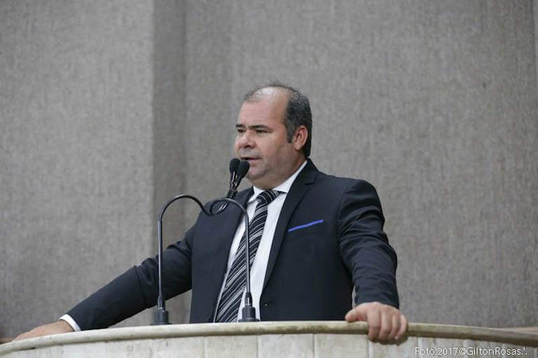 Nós devemos um voto de honra, e agradecimento a quem já salvou tantas vidas”, destacou Isac