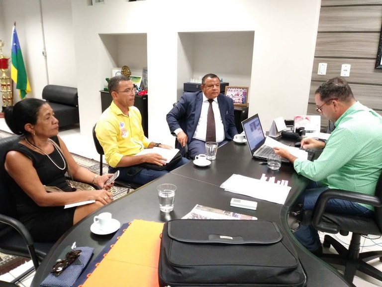 "O abandono da orla do Porto Dantas é o resultado de mais uma história de ambição", denuncia Américo