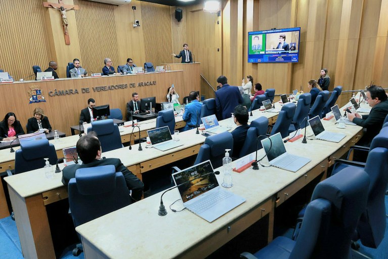 Obras na Coroa do Meio, defesa do concurso público e aumento da violência contra médicos marcam o Pequeno Expediente 