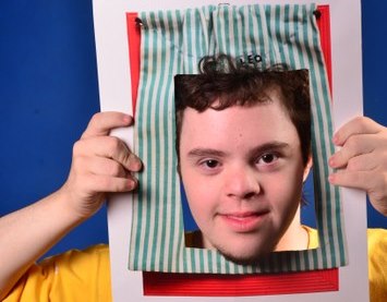 Oficina de fotografia capacita pessoas com síndrome de down para o mercado de trabalho