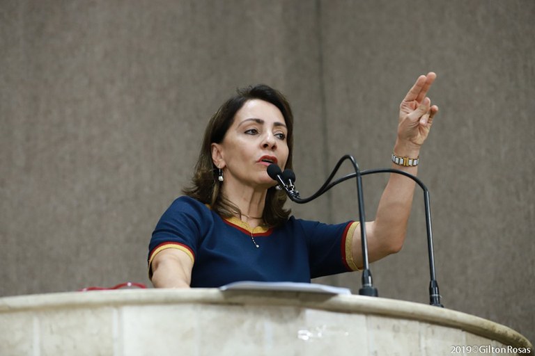 "Os aracajuanos sabem da programação do Forró Caju pelos artistas”, diz Emília Corrêa