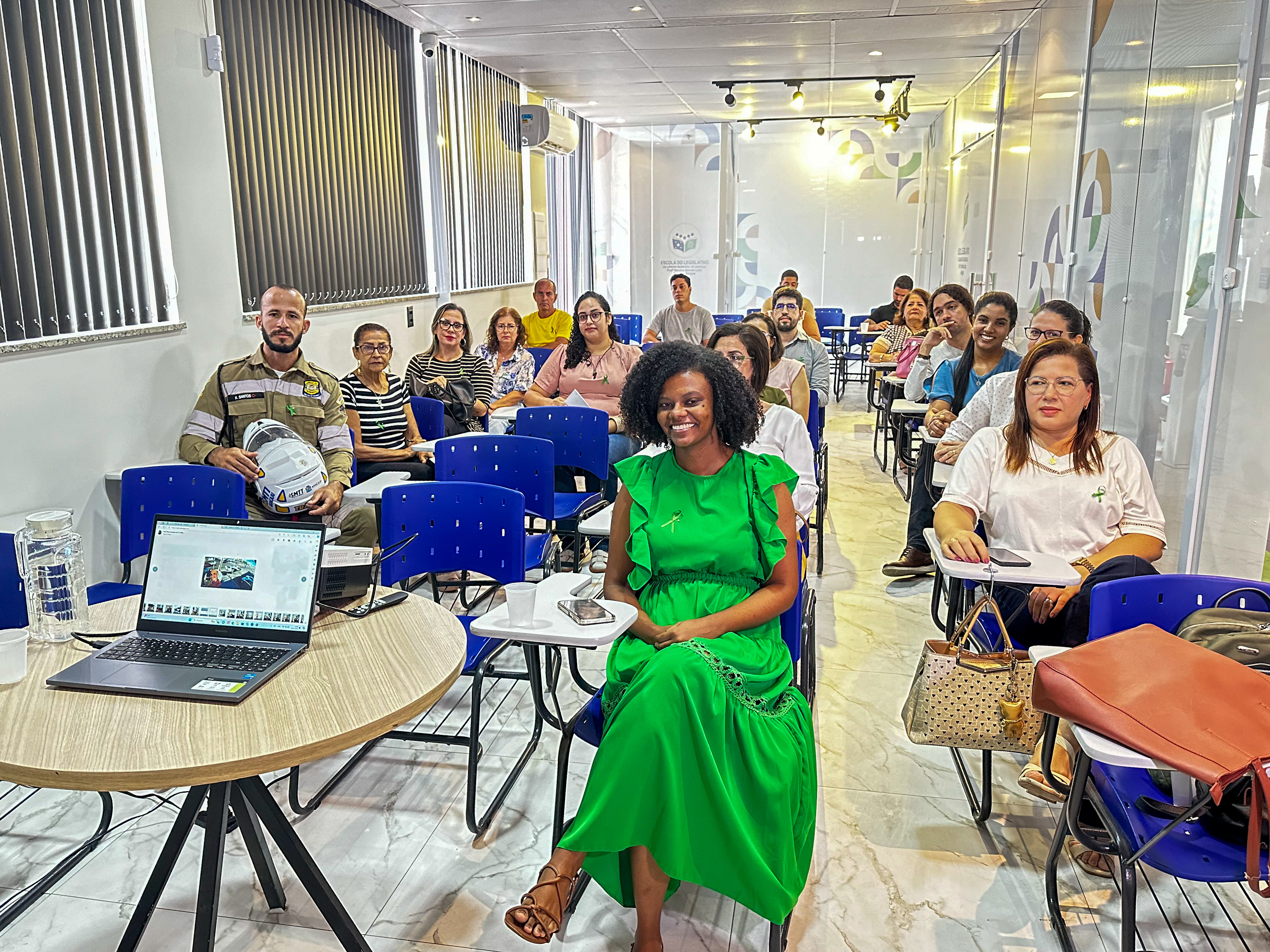 Palestra "Abril Verde" conscientiza sobre saúde e segurança no trabalho