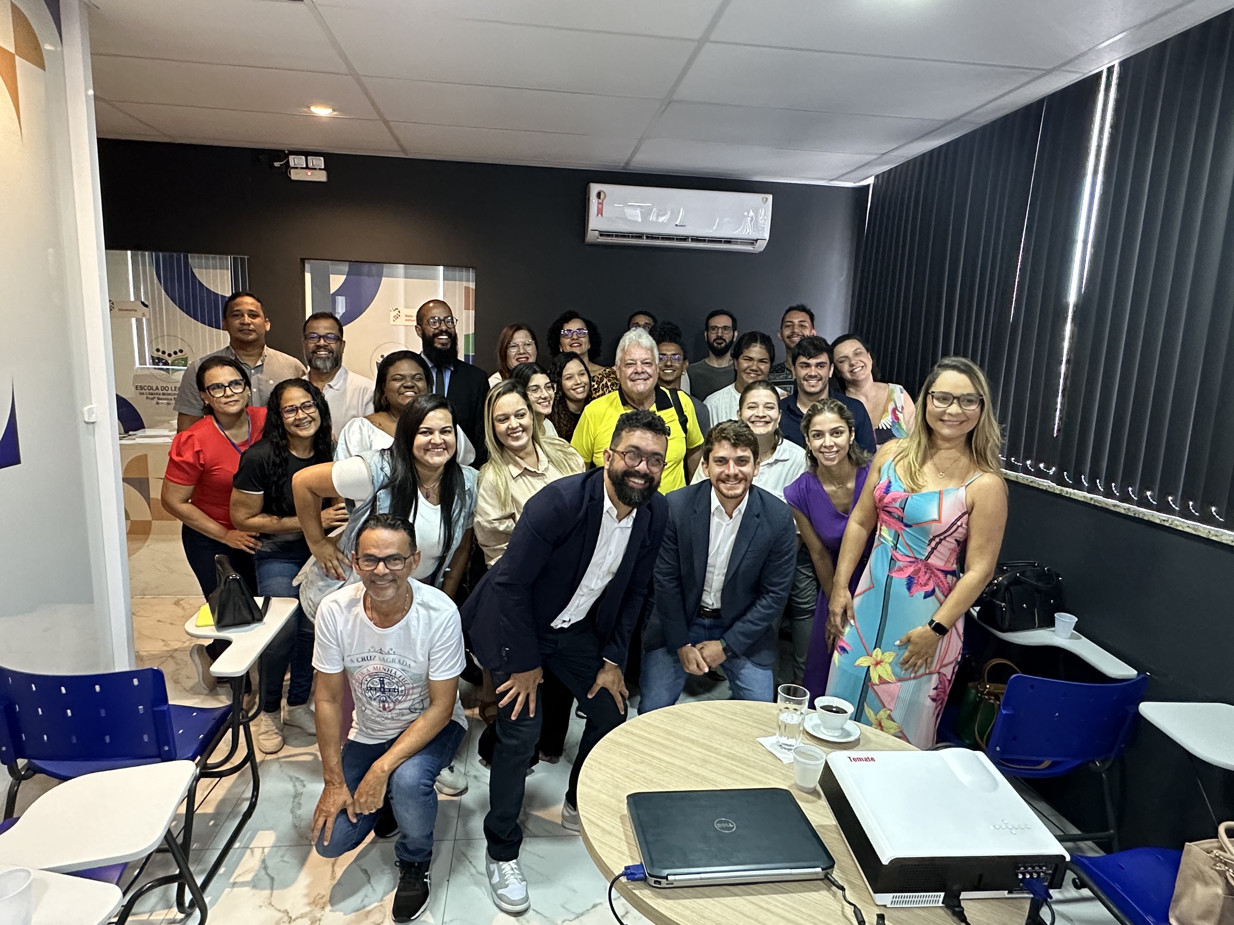 Palestra: Marcolino Joe explora Impacto da Inteligência Artificial nas Eleições de 2024