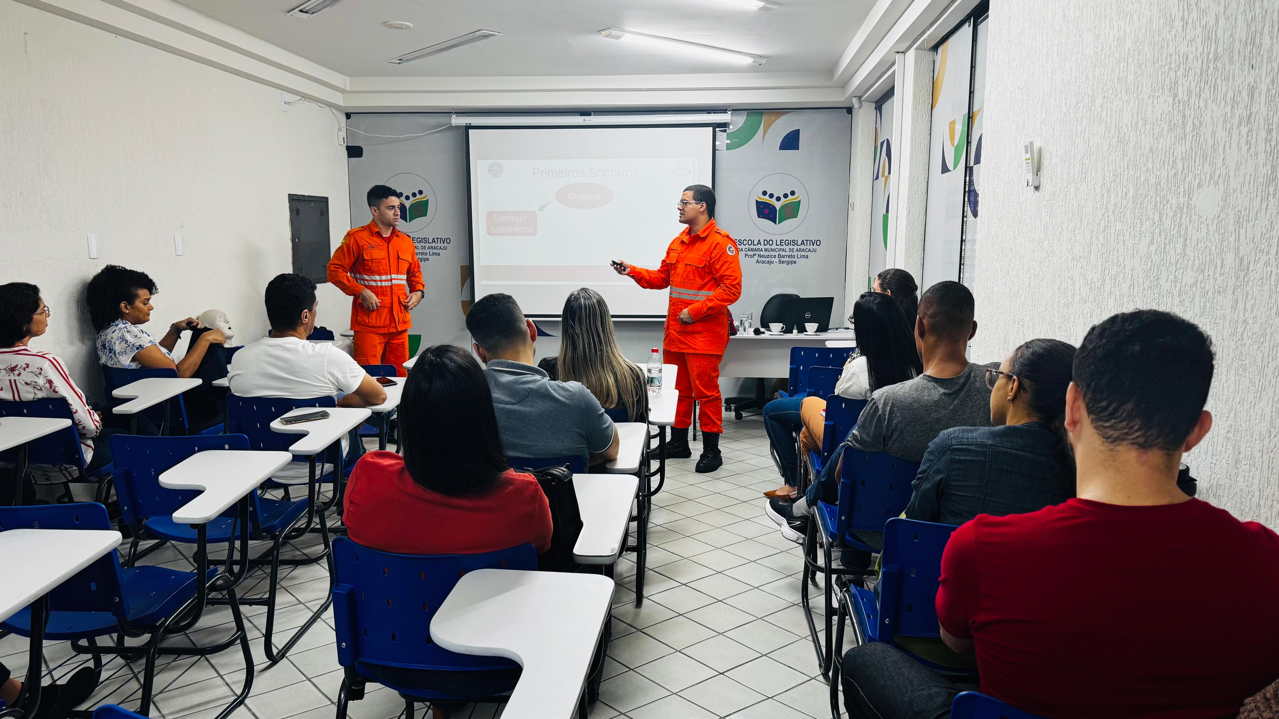 Palestra sobre “Noções de Primeiros Socorros” capacita servidores da Câmara Municipal de Aracaju