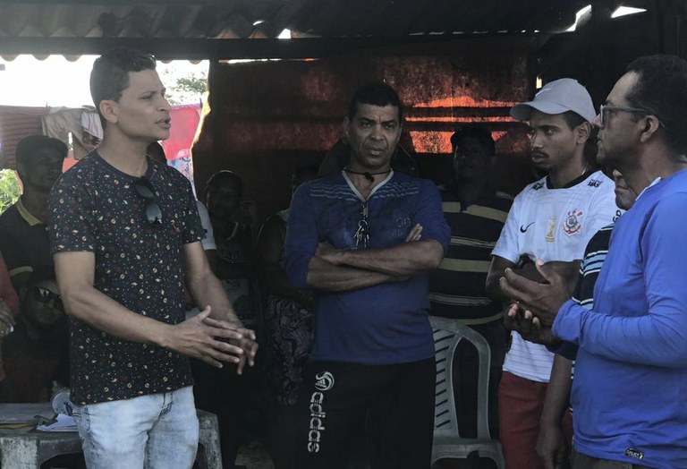 Palhaço Soneca busca ajuda para moradores do Loteamento das Palmeiras