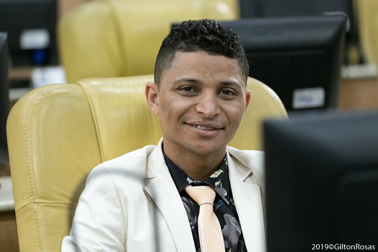 Palhaço Soneca visita Nova Liberdade I e faz relatório de ruas intransitáveis na região