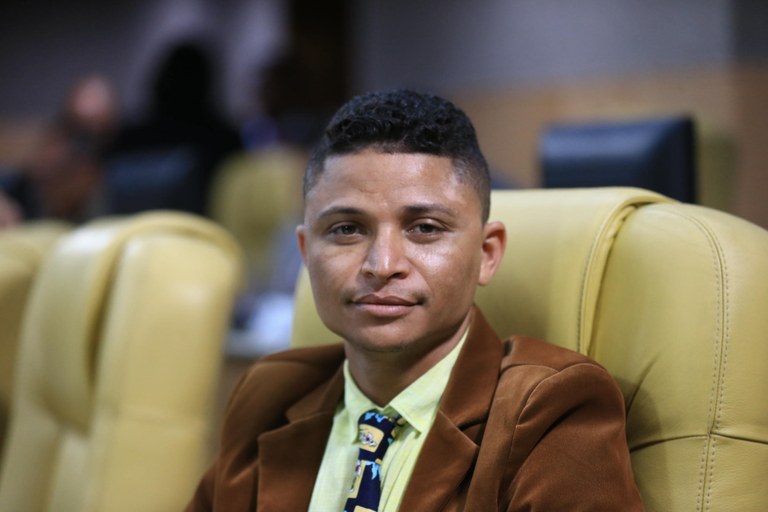 Palhaço Soneca vota a favor da isenção do IPTU para pessoas de baixa renda