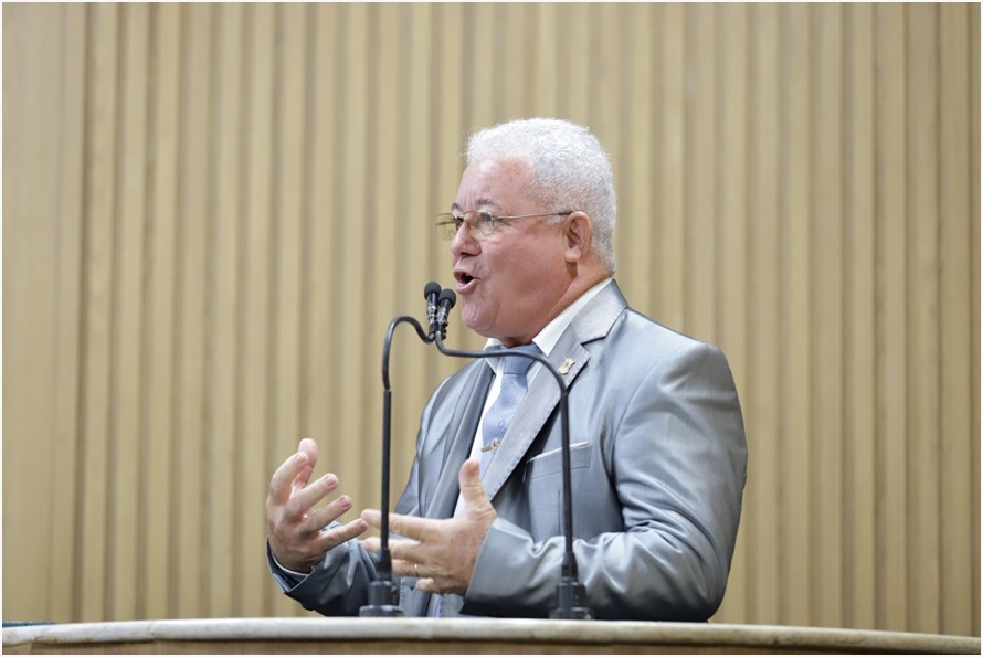 Paquito comemora a volta do Forró Caju