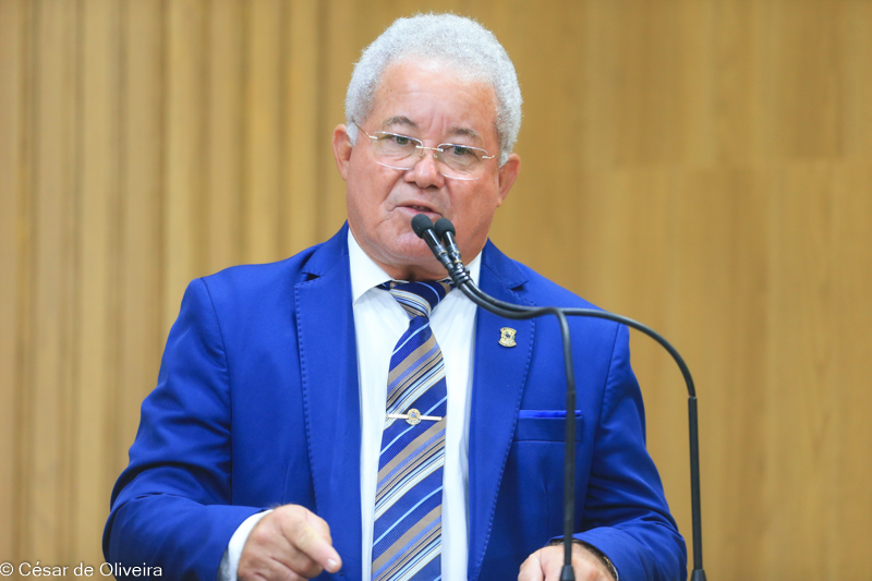 Paquito de Todos repudia furtos de cabos nos semáforos de Aracaju