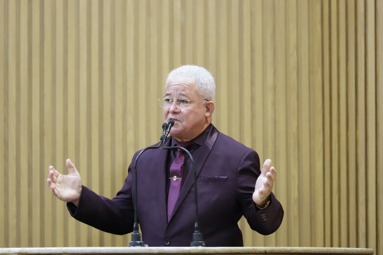 Paquito fala das consequências com a saída da Petrobrás do estado