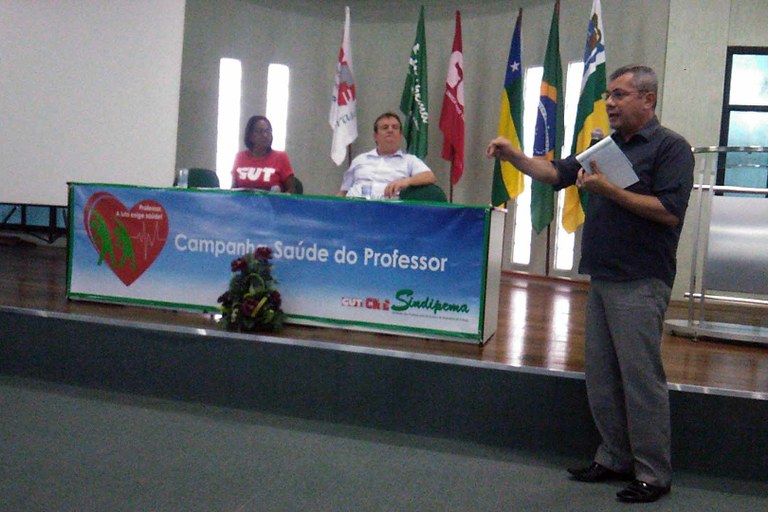 Paralisação em Aracaju tem debate sobre recursos da educação e piso do Magistério