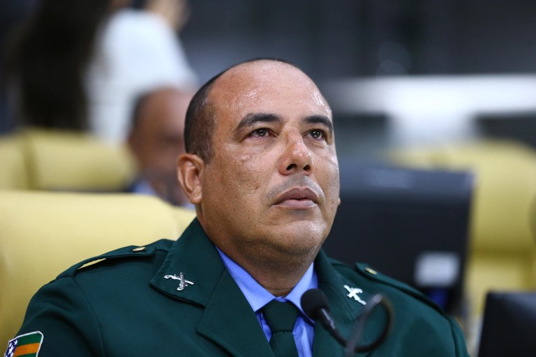 "Parece esquema para trabalhar menos", diz Cabo Amintas sobre a volta dos trabalhos na CMA