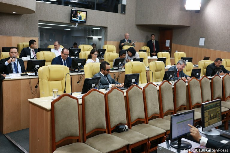 Parlamentares apreciam proposituras e derrubam Veto do Poder Executivo