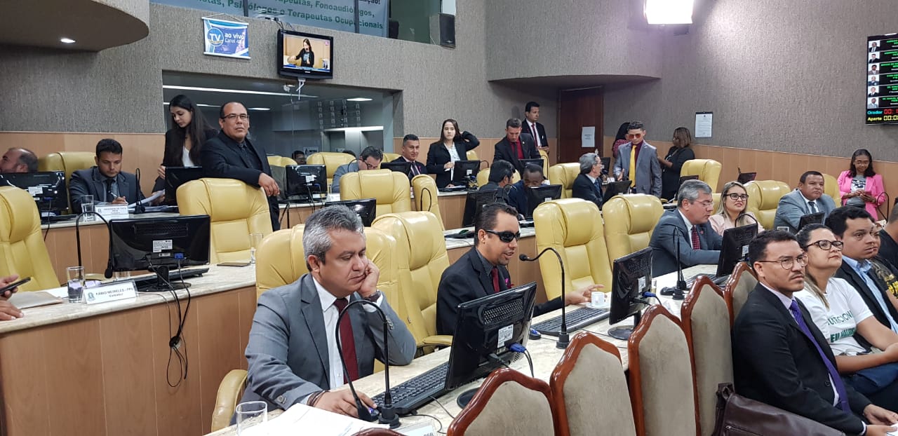 Parlamentares aprovam quase 40 proposituras durante a Sessão desta terça