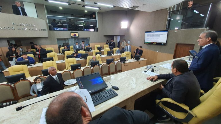 Parlamentares aprovam em 1ª discussão PL que concede remissão de débitos do IPTU 