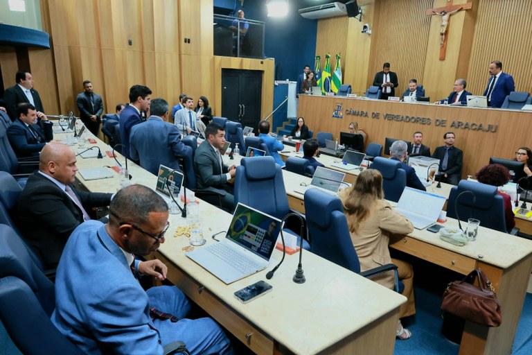 Parlamentares debatem políticas públicas, cultura e inclusão social durante a 66ª Sessão Ordinária da Câmara de Aracaju 