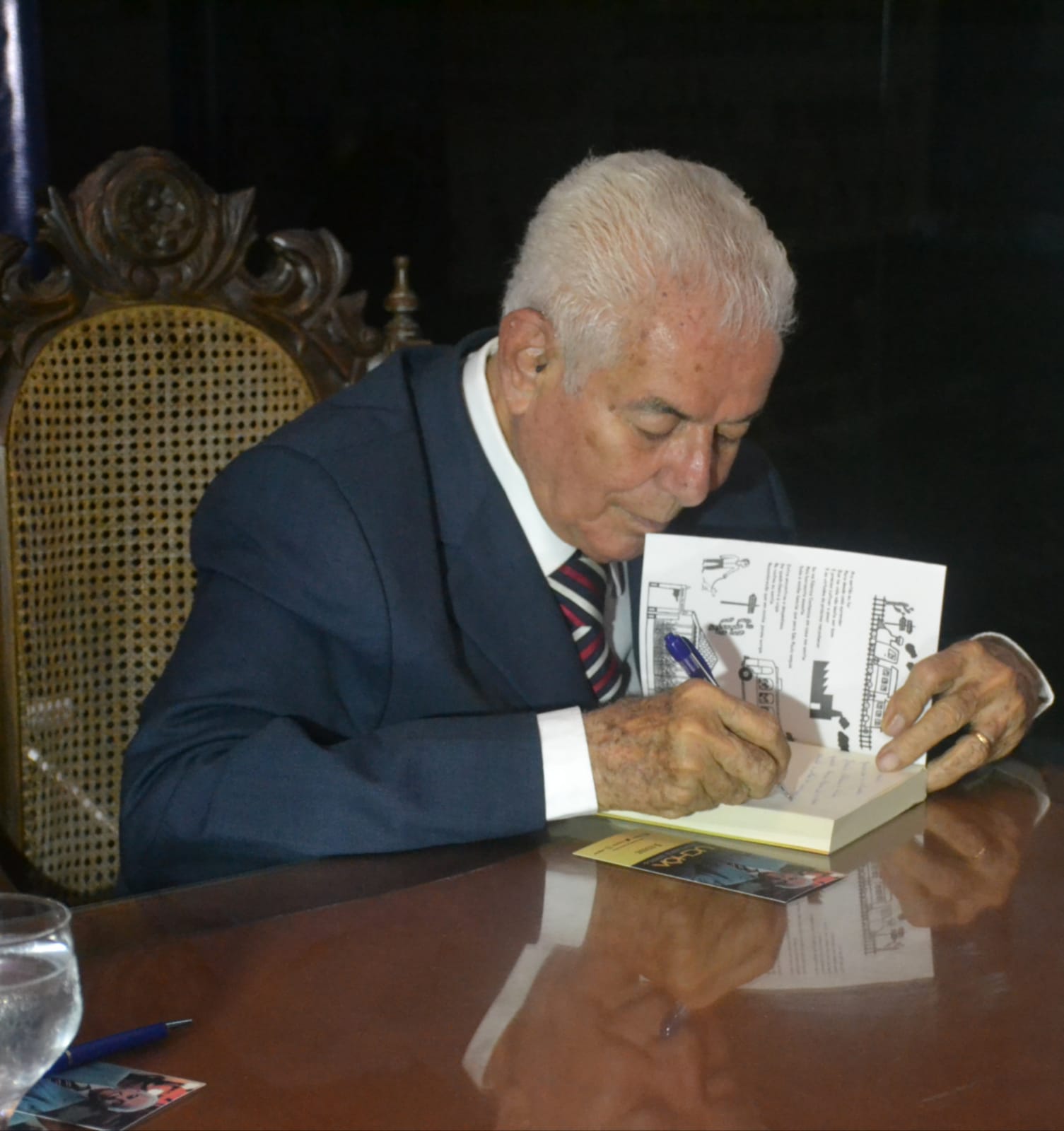 Parlamentares participam de lançamento do livro ‘Uchôa: Multiplicador de sorrisos’