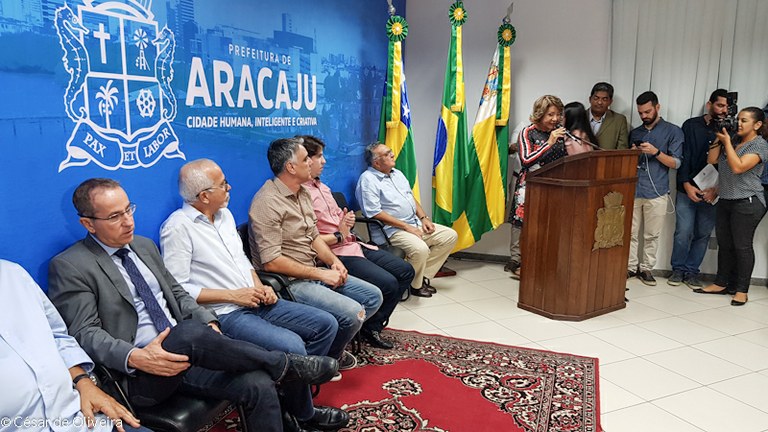 Parlamentares participam de posse da presidente da Fundat 