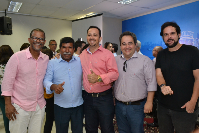 Parlamentares participam do lançamento da plataforma de cadastramento do cartão Mais Aracaju Escolar