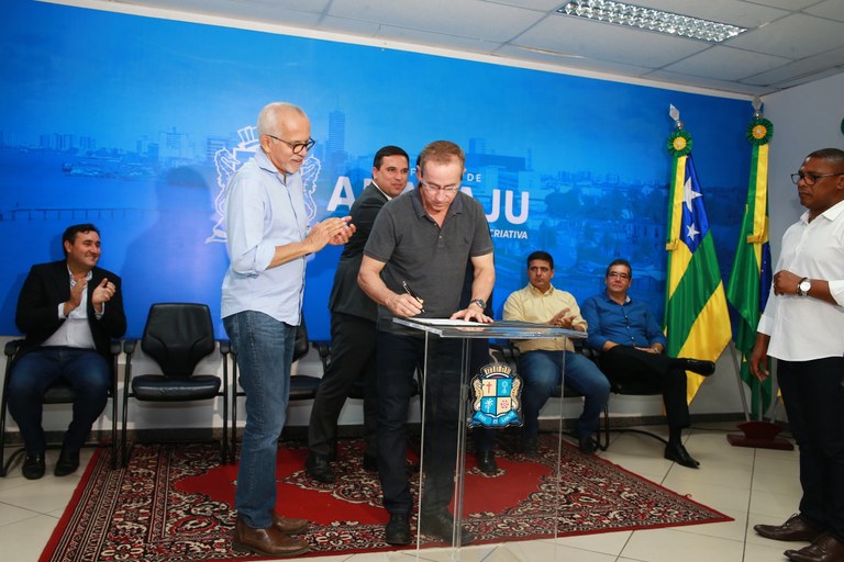 Parlamentares prestigiam convênio para Natal Iluminado 2019